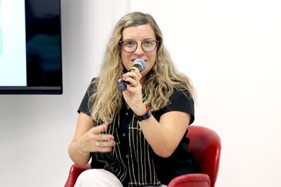 Mary Gasalla abre o evento e apresenta os expositores