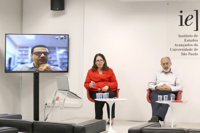 Eduardo Almeida, via Skype, Carla Ventura e Guilherme Ary Plonski