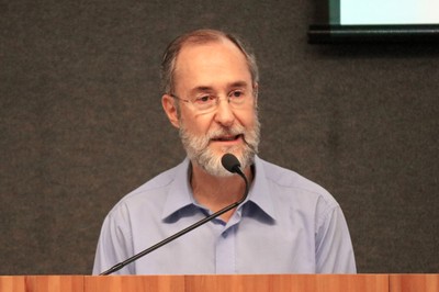 Antonio Mauro Saraiva apresenta os expositores