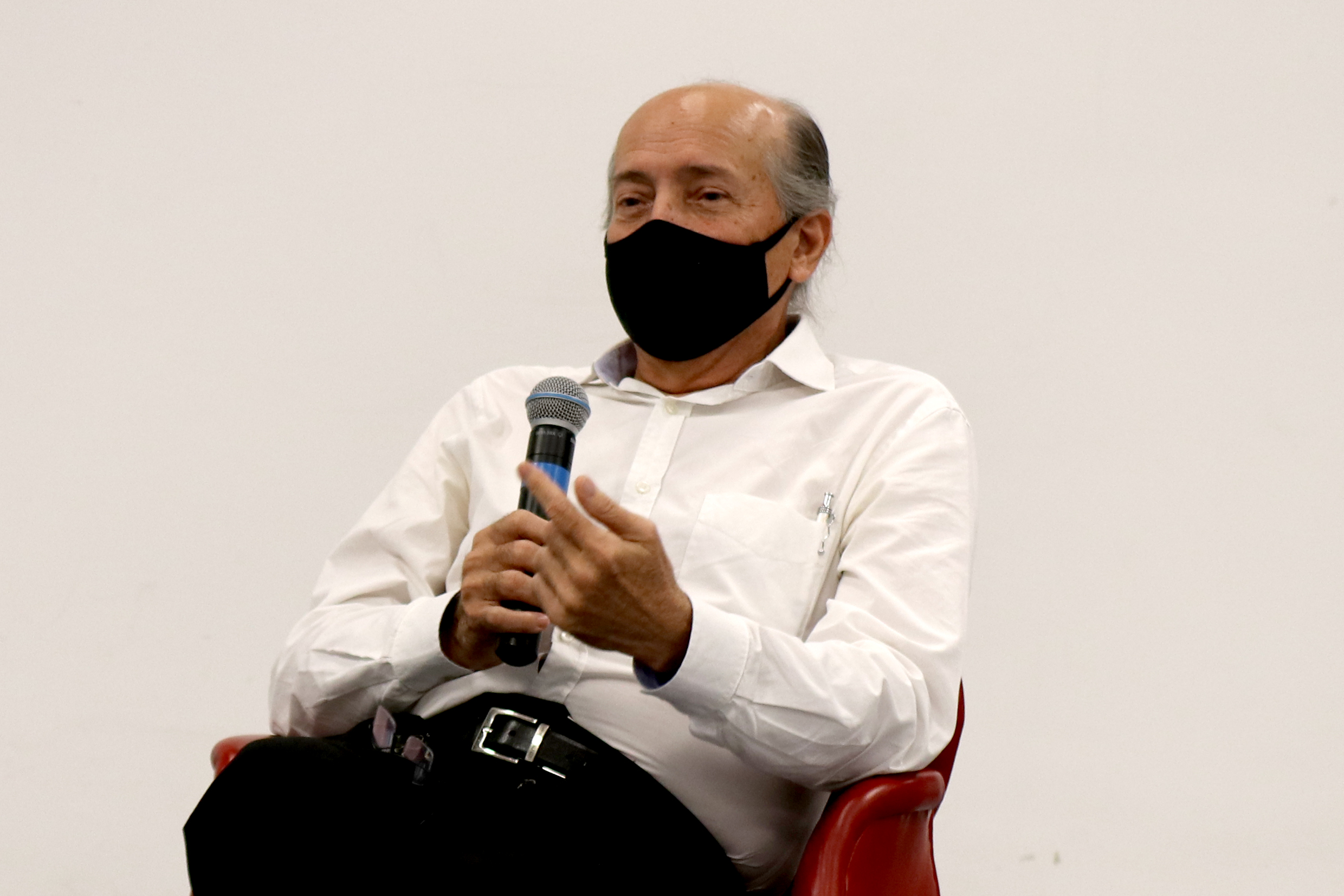 Naomar de Almeida Filho, abre a Plenária - manhã