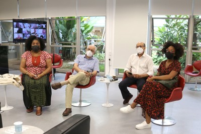 Fabiana Lima, Luís Carlos de Menezes, Naomar de Almeida Filho e Bárbara Carine