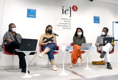 Gislene Aparecida dos Santos, Camila Tavares de Moura Brasil Matos, Patrícia Oliveira de Carvalho e Vinicius Conceição Silva Silva 