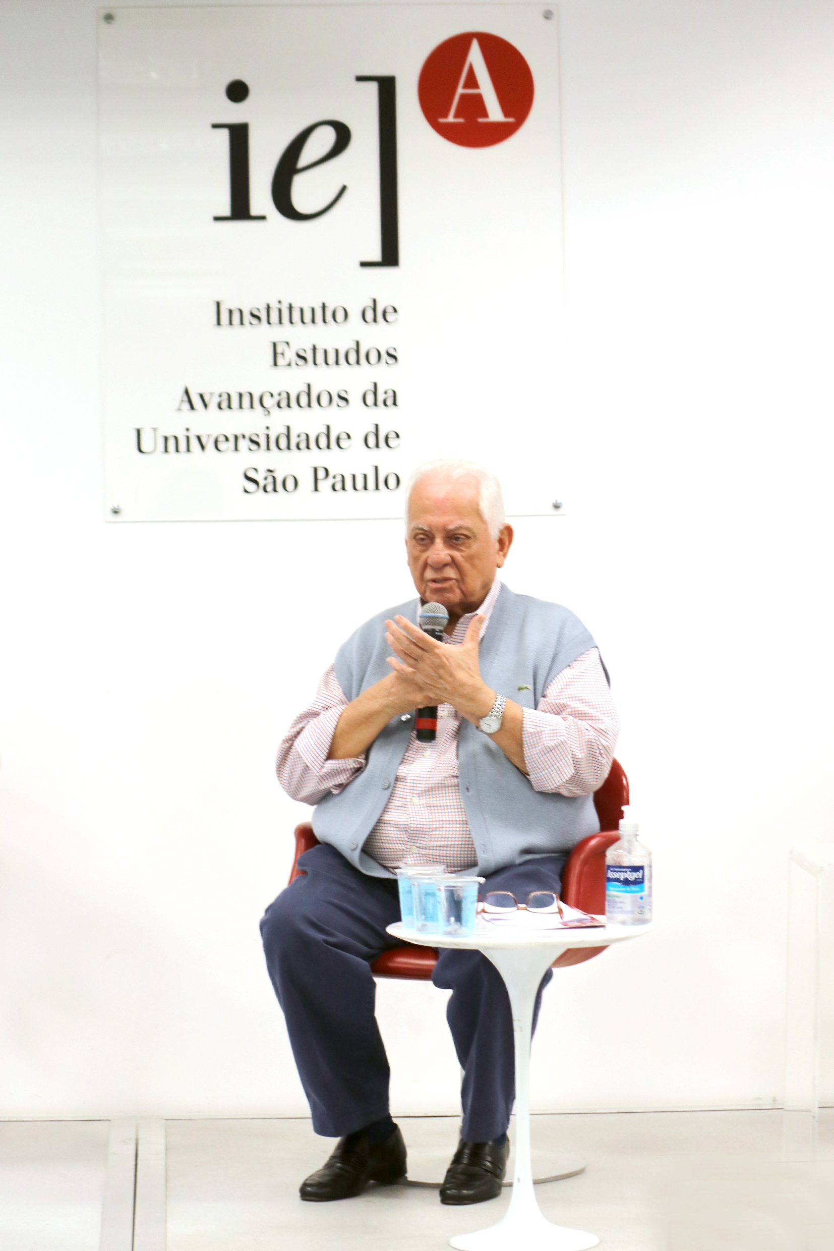 Antonio Dimas 