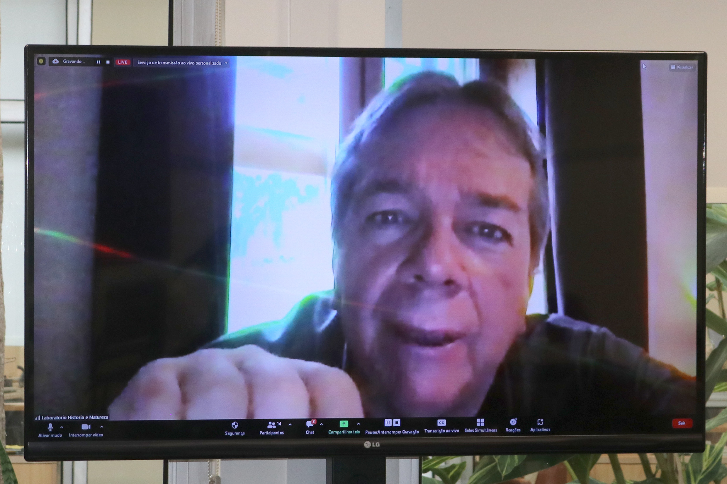 José Augusto Pádua, via vídeo-conferência