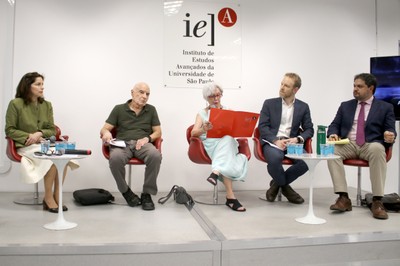Cristiane Lucena Carneiro, Eduardo Viola, Lourdes Sola, Oliver Stuenkel e Matias Spektor