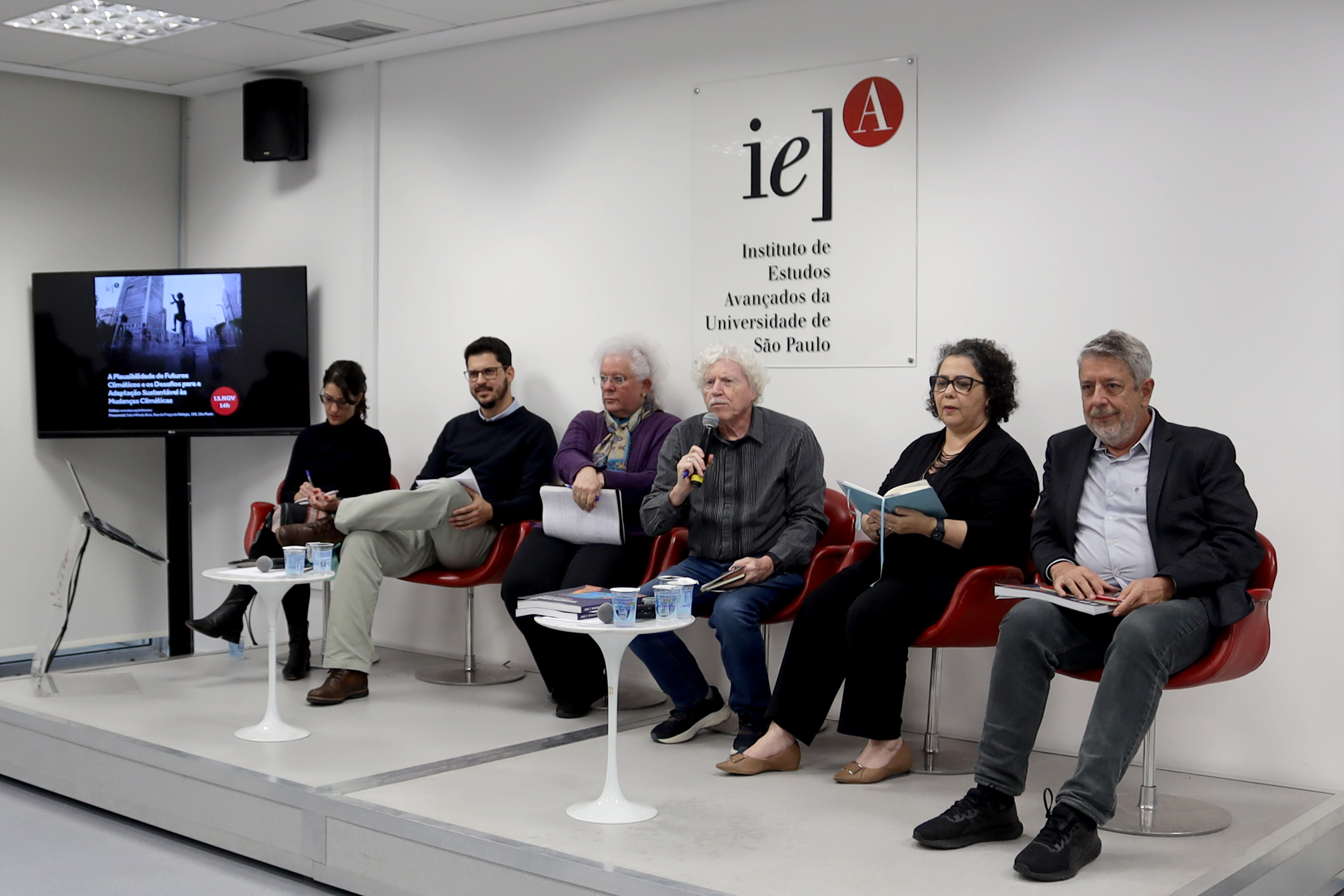 Gabriela Di Giulio, Eduardo Gonçalves Gresse, Laura Ceneviva, Pedro Roberto Jacobi, Denise Duarte e Renato Anelli 