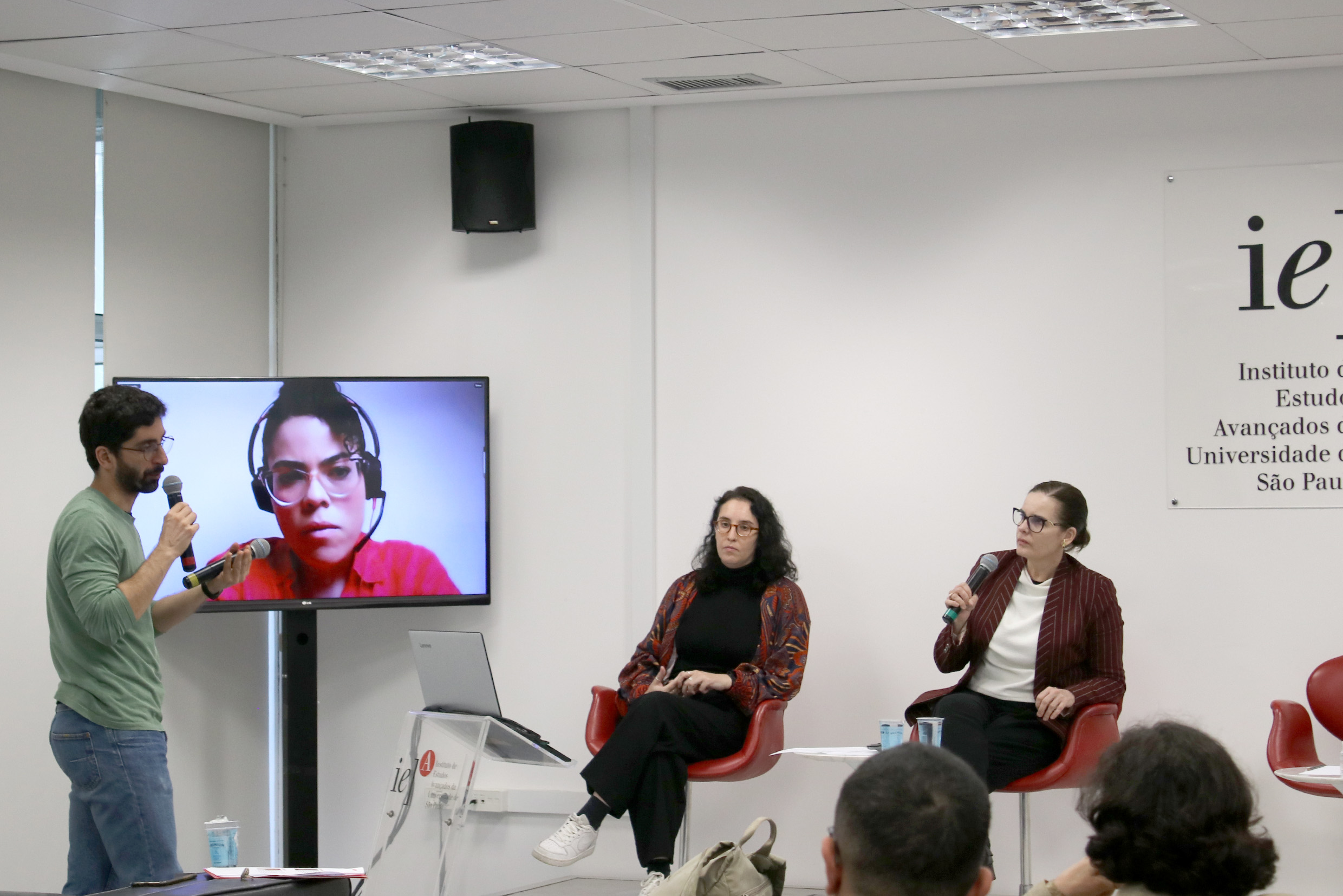 Ricardo Almendra, Sara Lopes de Moraes e Ligia Vizeu Barrozo 