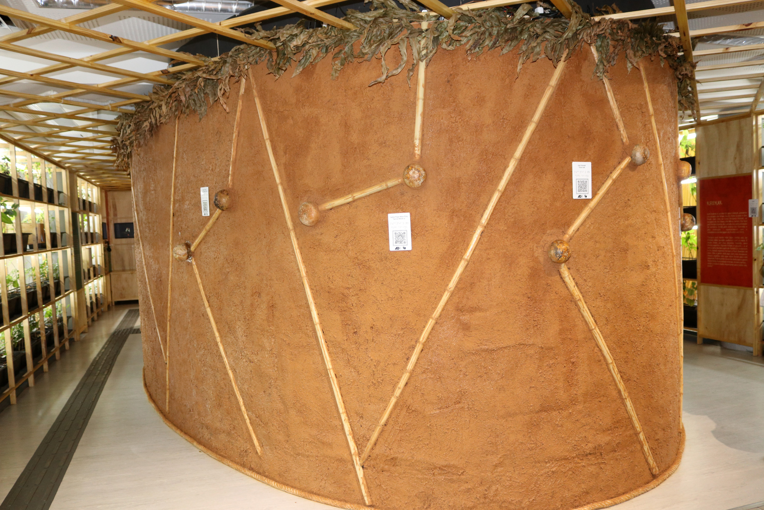 Instalação que simula os barulhos da floresta no Museu das Culturas Indígenas