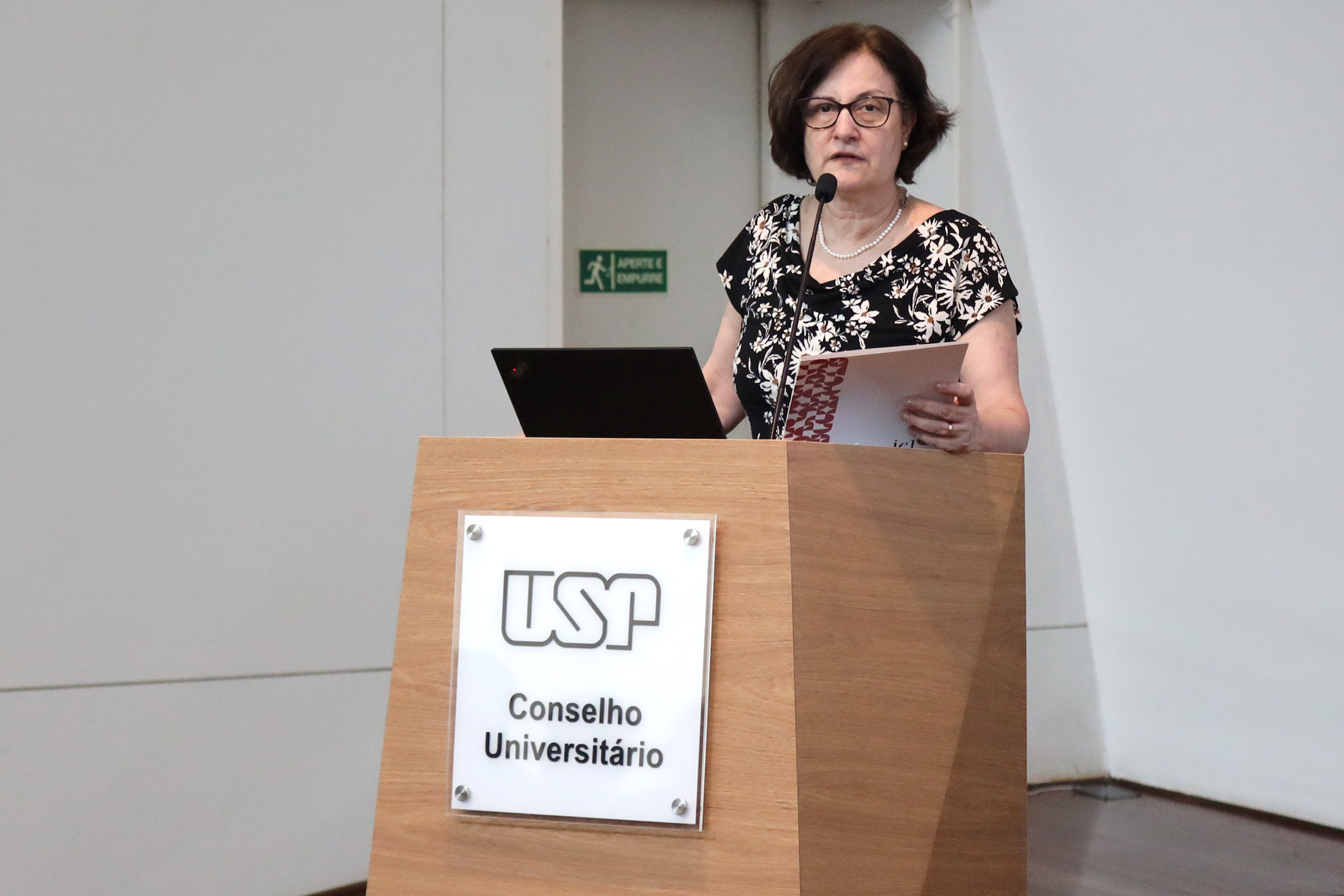 Roseli de Deus Lopes, faz a abertura do evento