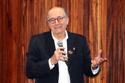  Naomar de Almeida Filho