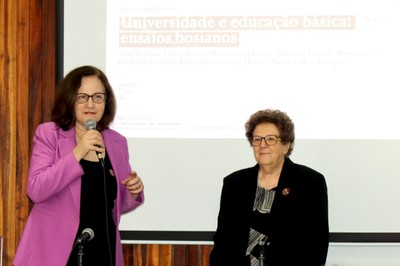 Roseli de Deus Lopes e Bernardete Gatti abrem o evento