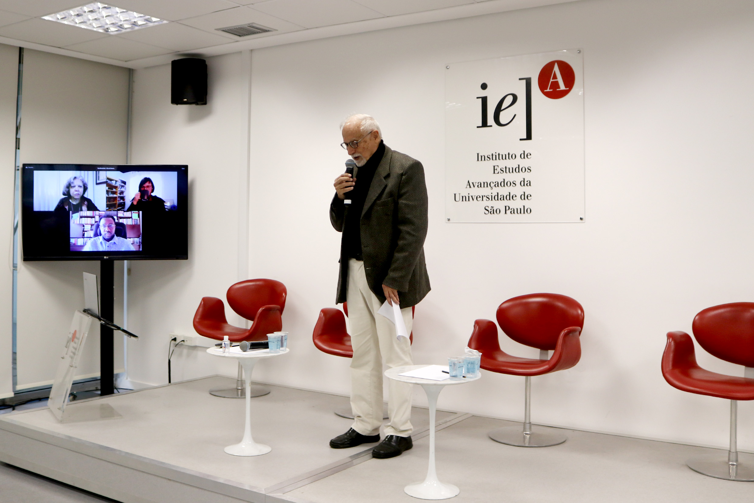 René Mendes faz a abertura do evento