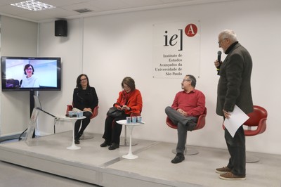 Marilane Oliveira Teixeira, via vídeo-conferência, Vera Lucia Navarro, Magda Barros Biavaschi, Everaldo de Oliveira Andrade e René Mendes