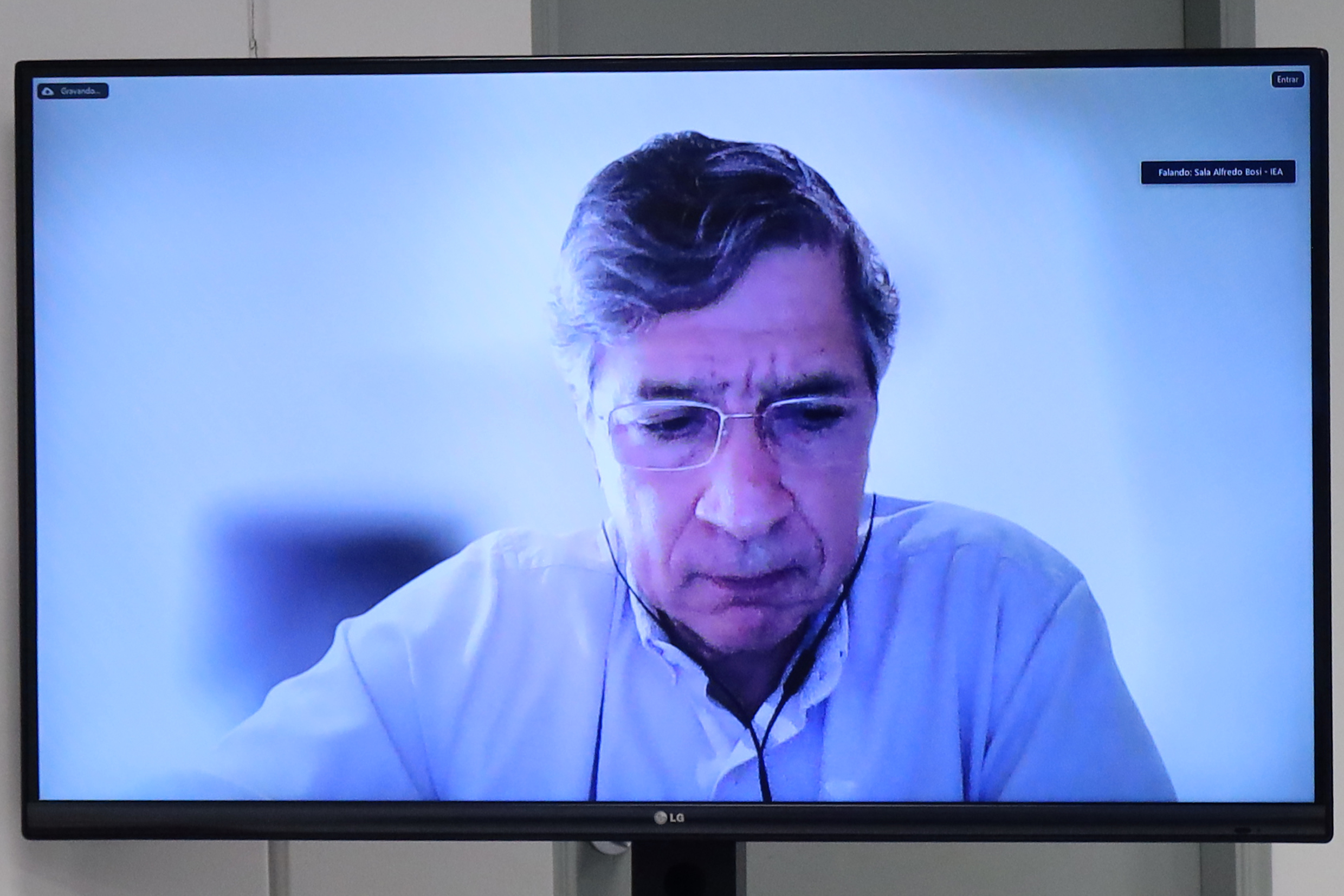 Luiz Fernando Castro, via vídeo-conferência