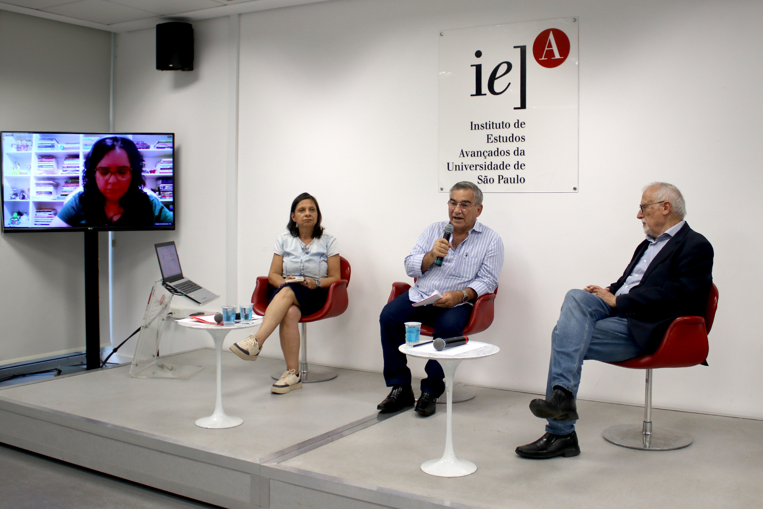 Luciana Ferreira da Silva, via vídeo-conferência, Toninha Carrara, Gilberto Carvalho e René Mendes