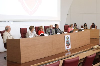 Martin Grossmann, Maria Alice Setubal, Maria Arminda do Nascimento Arruda, Guilherme Ary Plonski, Eduardo Saron, Ana Maria Rabelo Gomes, ao fundo, Arissana Pataxó, Francy Baniwa e Sandra Benites