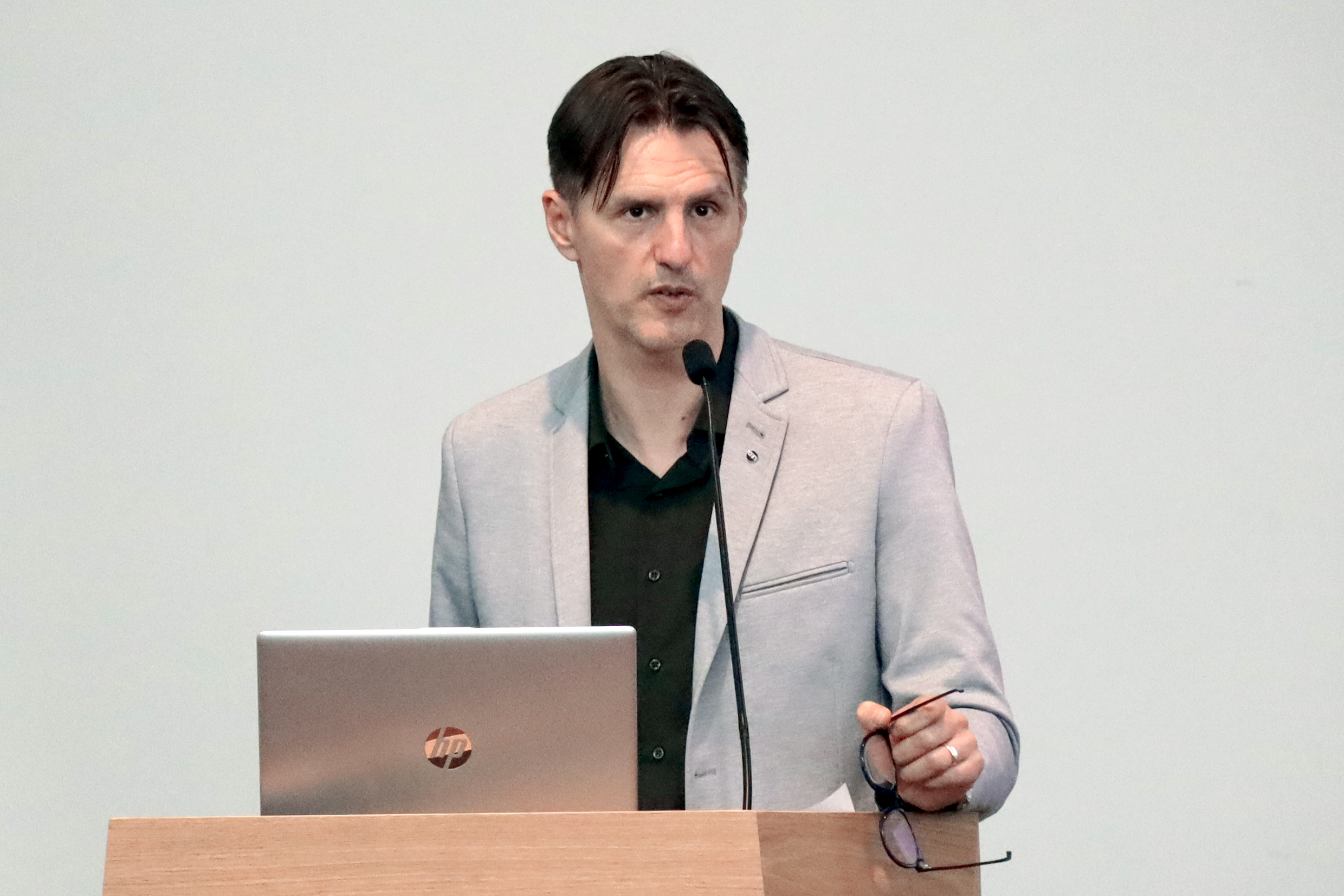  Liviu Nicu