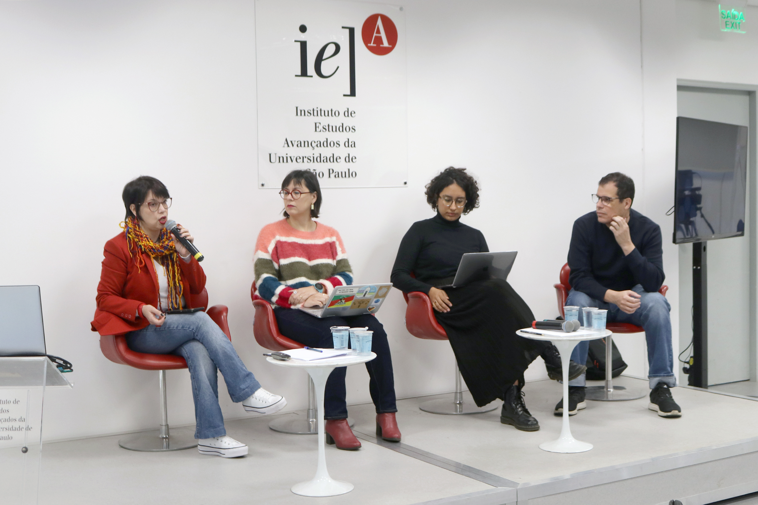 Renata Mielli, Daniela Osvald, Clarice Tavares e Pablo Ortellado