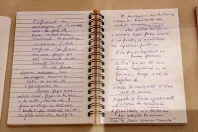 Caderno de poesias de Alfredo Bosi