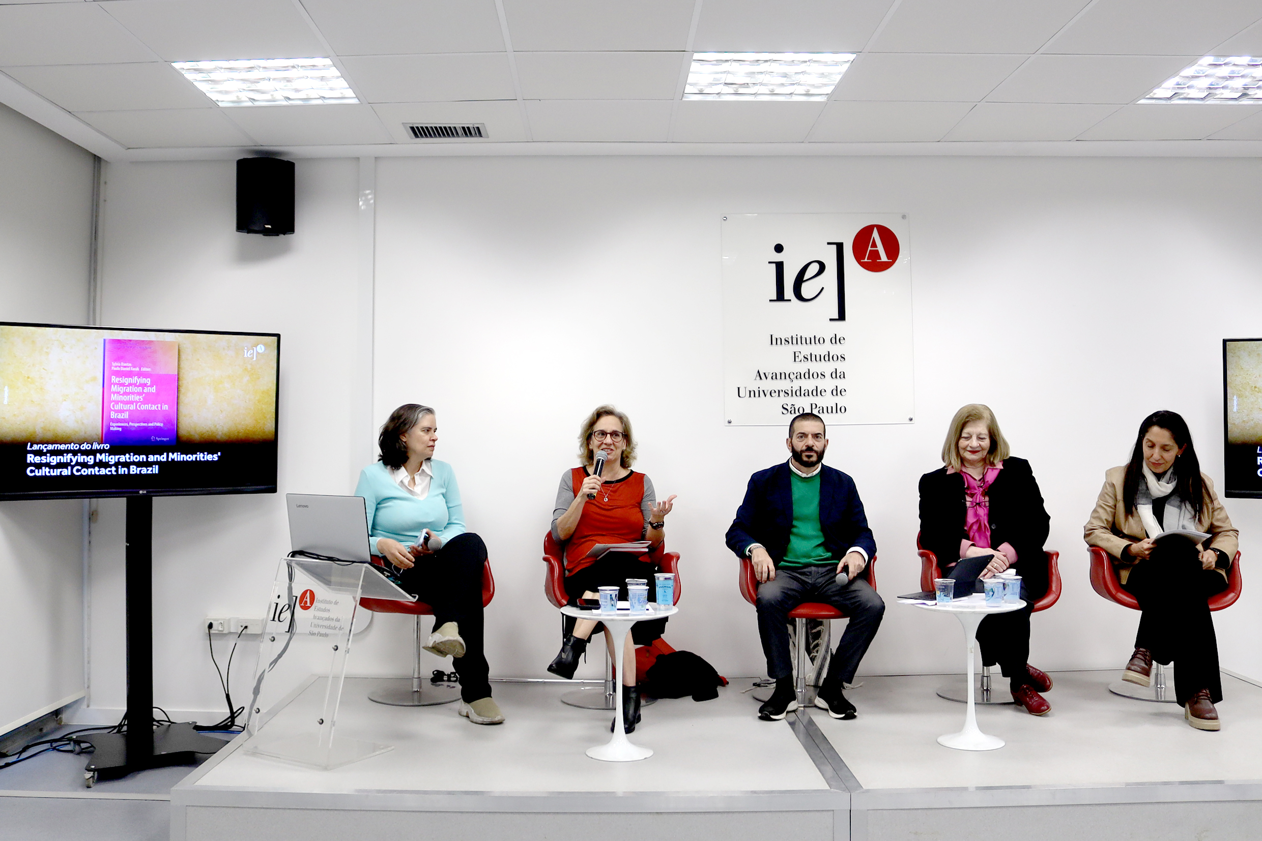 Adriana Capuano de Oliveira, Sylvia Dantas, Paulo Daniel Farah, Maura Véras e Carmen Santana 