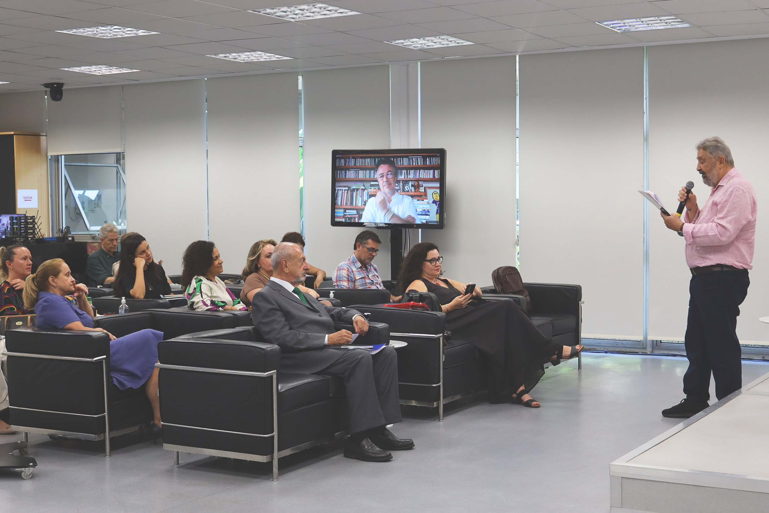 Ivan Carlos Maglio apresenta o evento