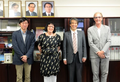 Dapeng Cai, Regina P. Markus, Takaho Ando e Martin Grossmann