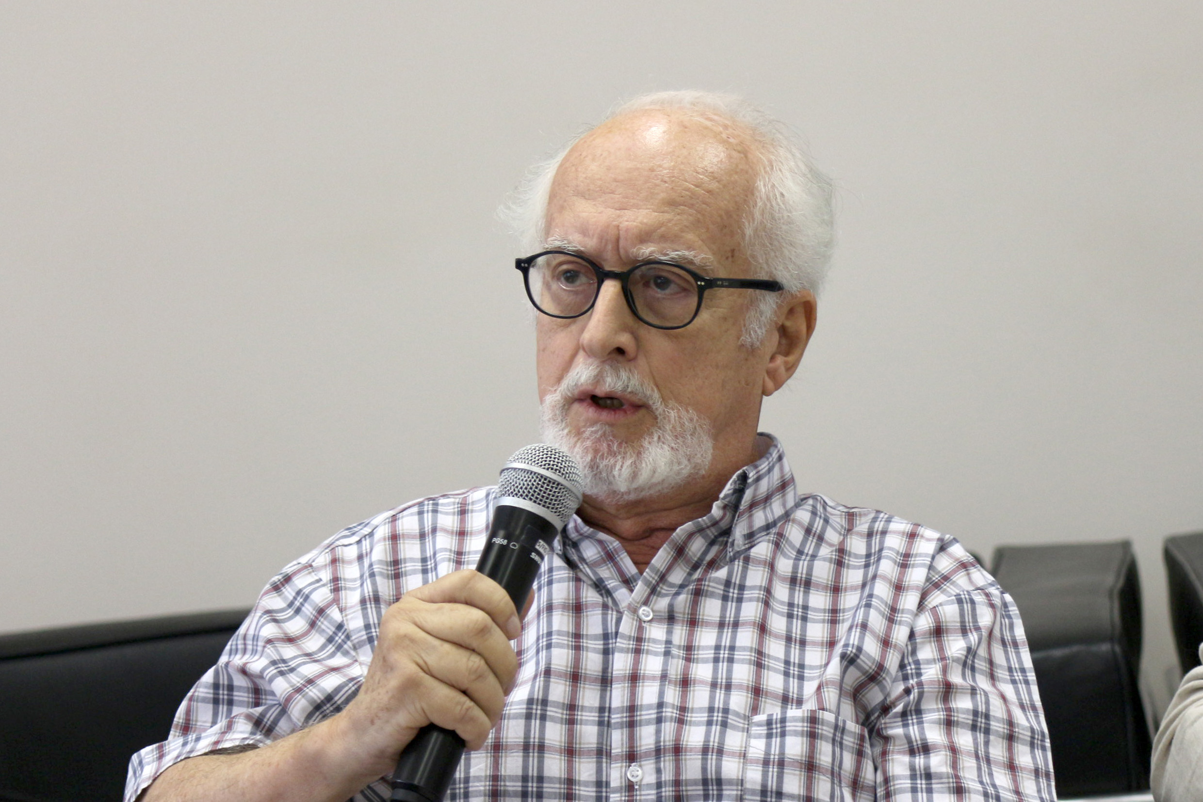 Carlos Guilherme Mota