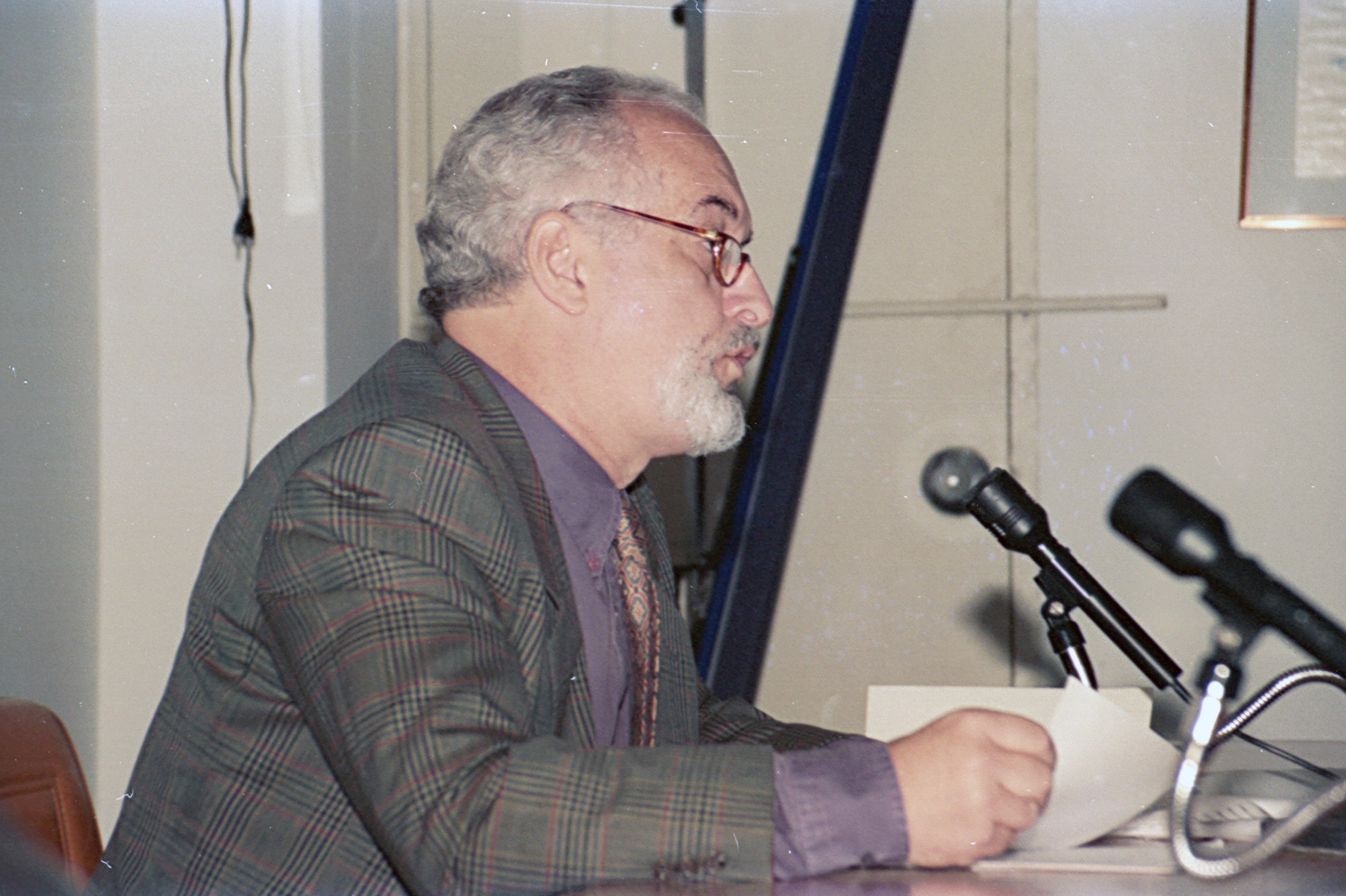 Carlos Guilherme Mota
