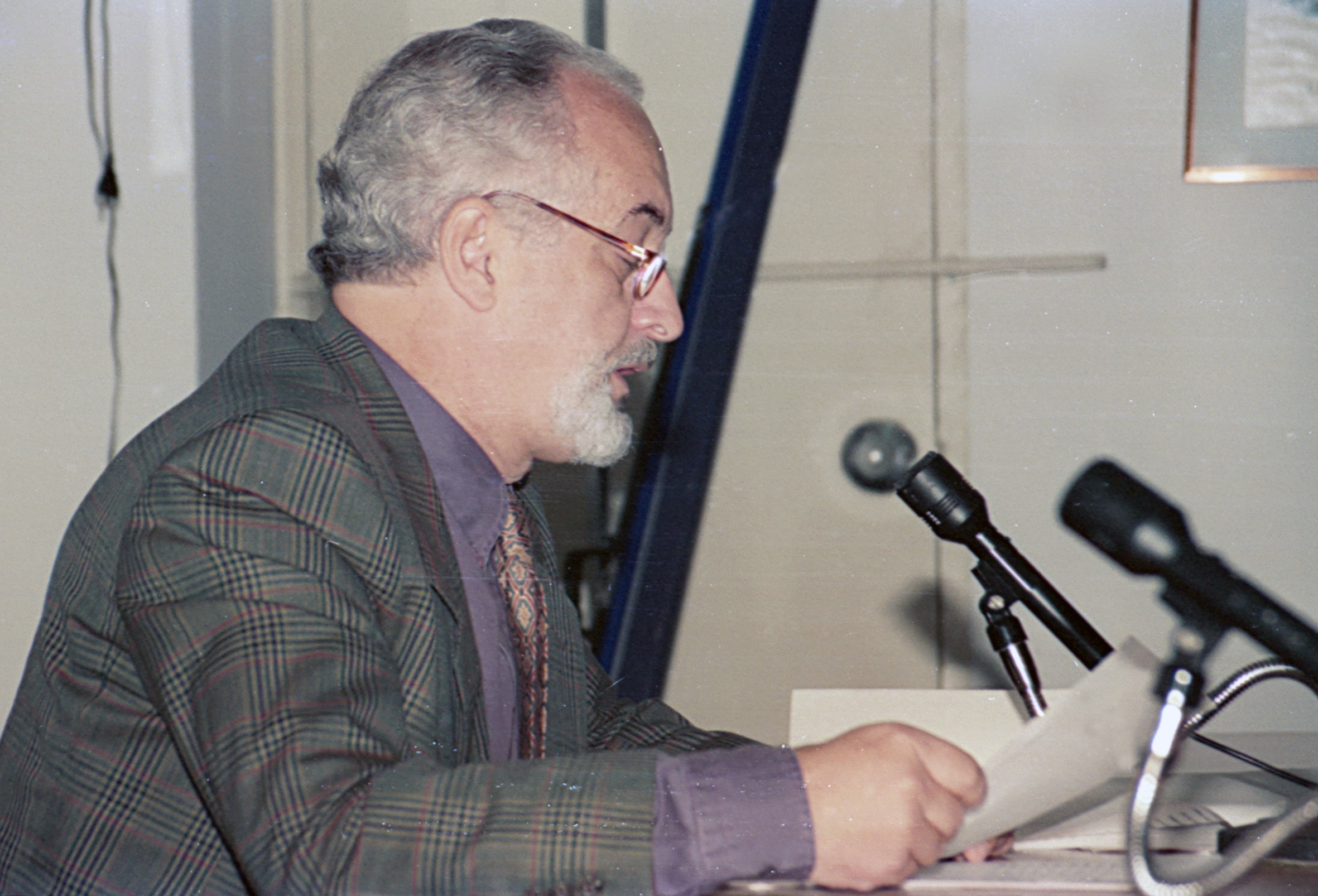 Carlos Guilherme Mota
