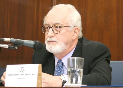 Carlos Guilherme Mota