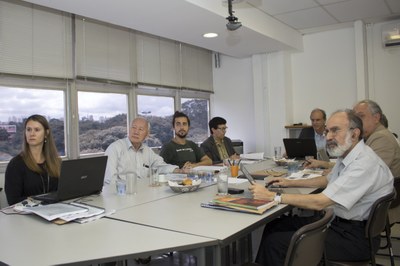 a partir da esquerda Fátima Moreno, Sedi Hirano, Tomás Costa de Azevedo Marques, Marilda Gifalli, Martin Grossmann, Carlos Roberto Ferreira Brandão e Guilherme Ary Plonski