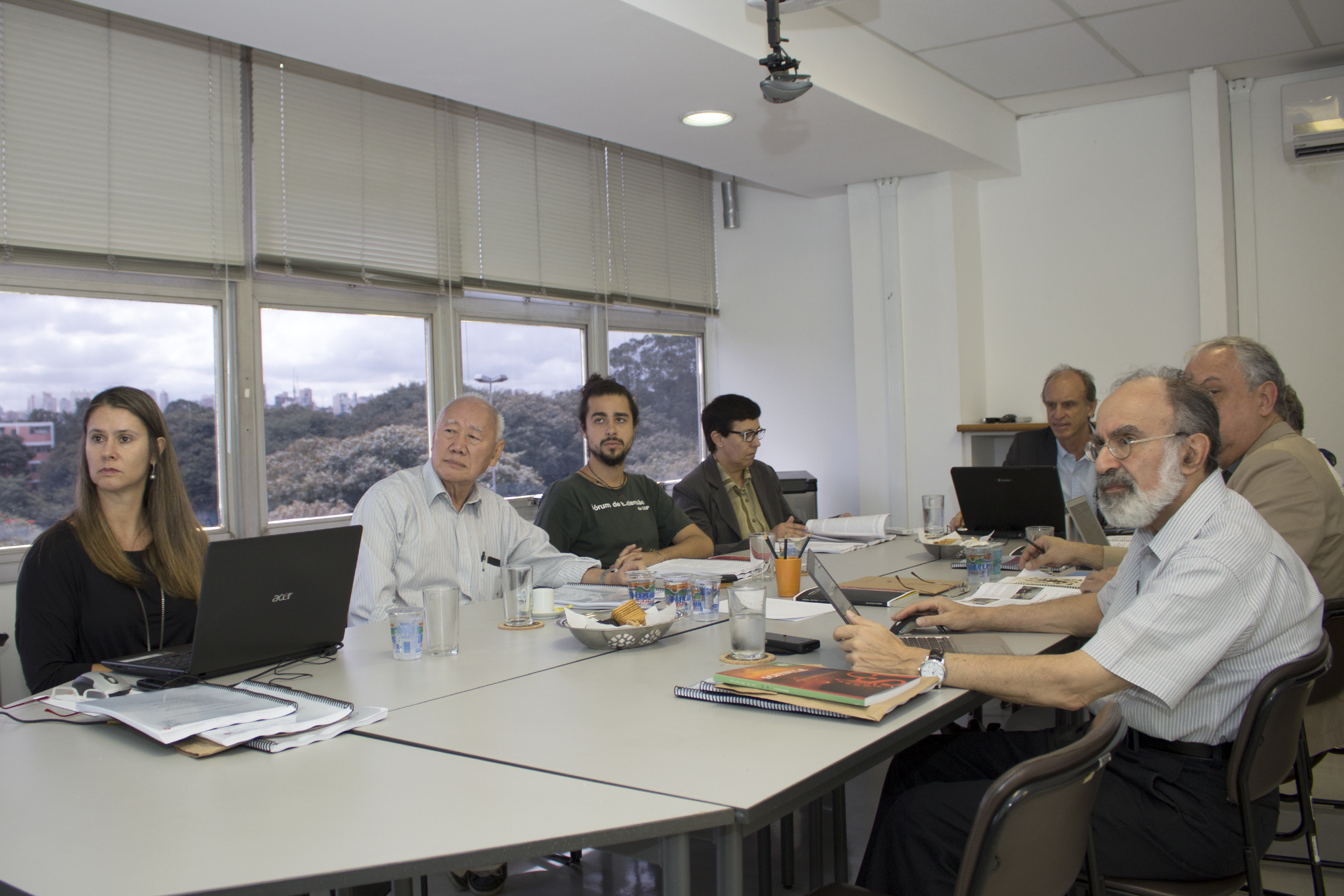 a partir da esquerda Fátima Moreno, Sedi Hirano, Tomás Costa de Azevedo Marques, Marilda Gifalli, Martin Grossmann, Carlos Roberto Ferreira Brandão e Guilherme Ary Plonski