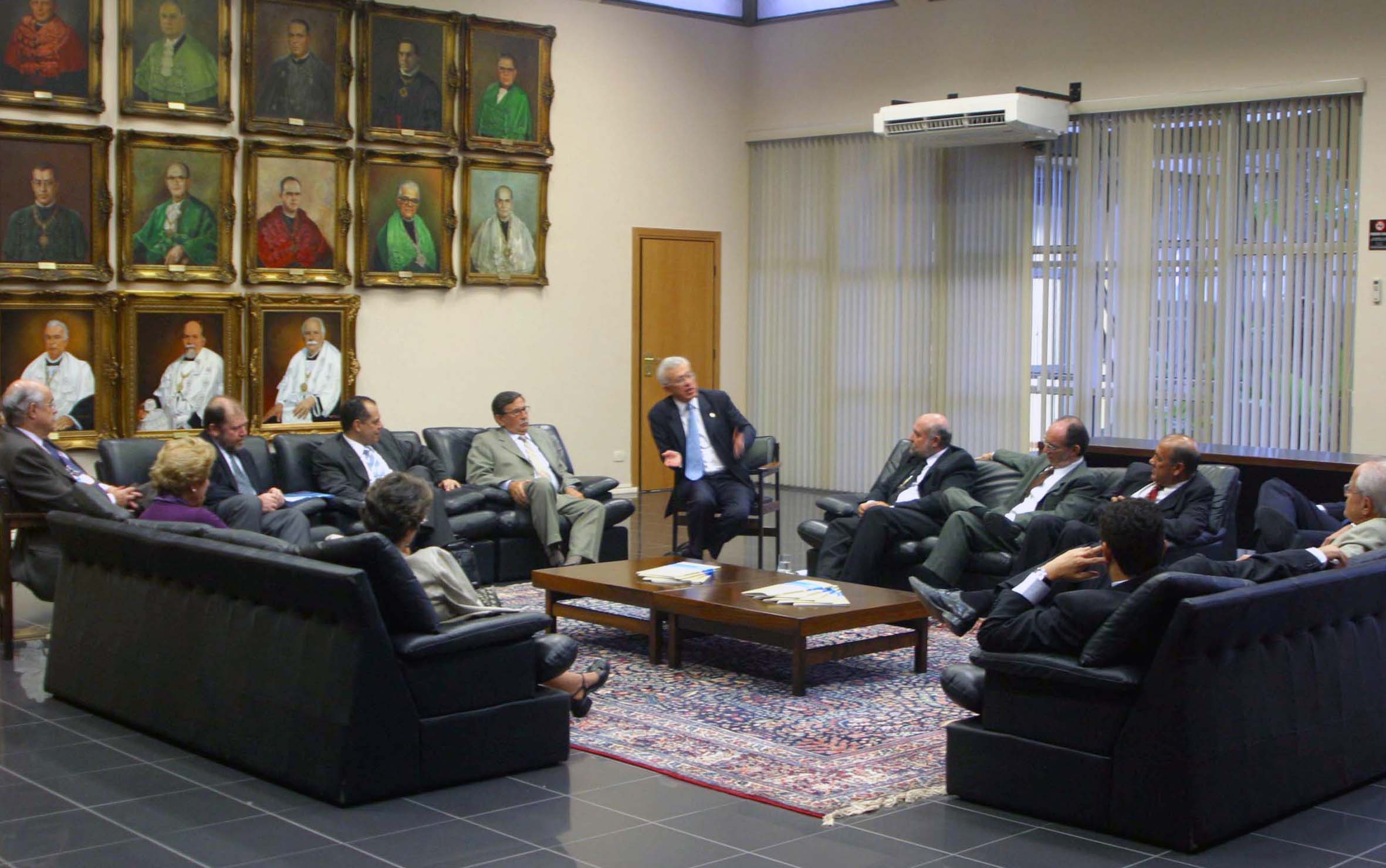 Roberto Mangabeira Unger no Gabinete do Reitor