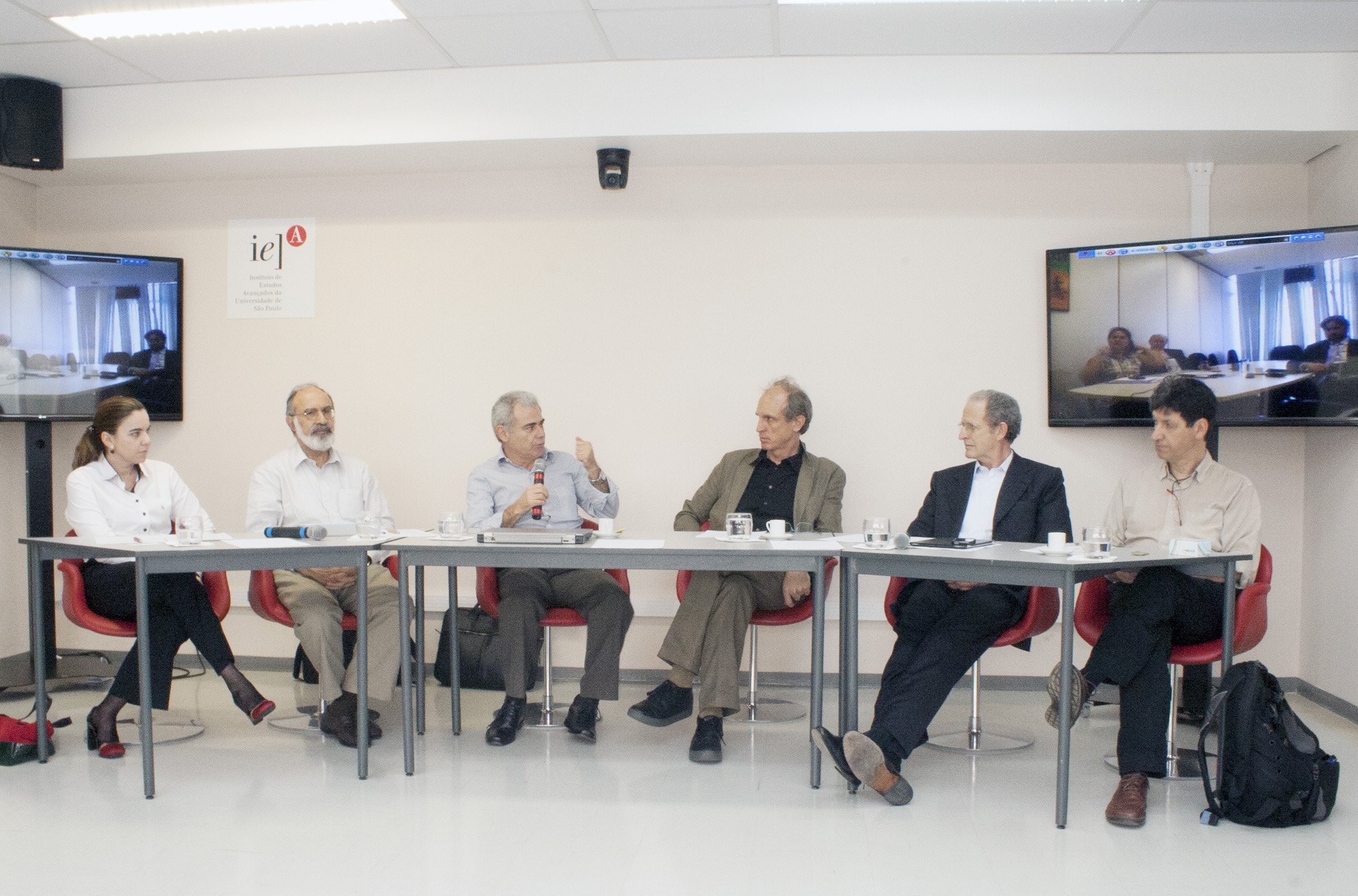 Luciane Ortega, Guilherme Ary Plonski, Roberto Mendonça Faria, Martin Grossmann, Pedro Wongtschwski e Mário Sérgio Salerno