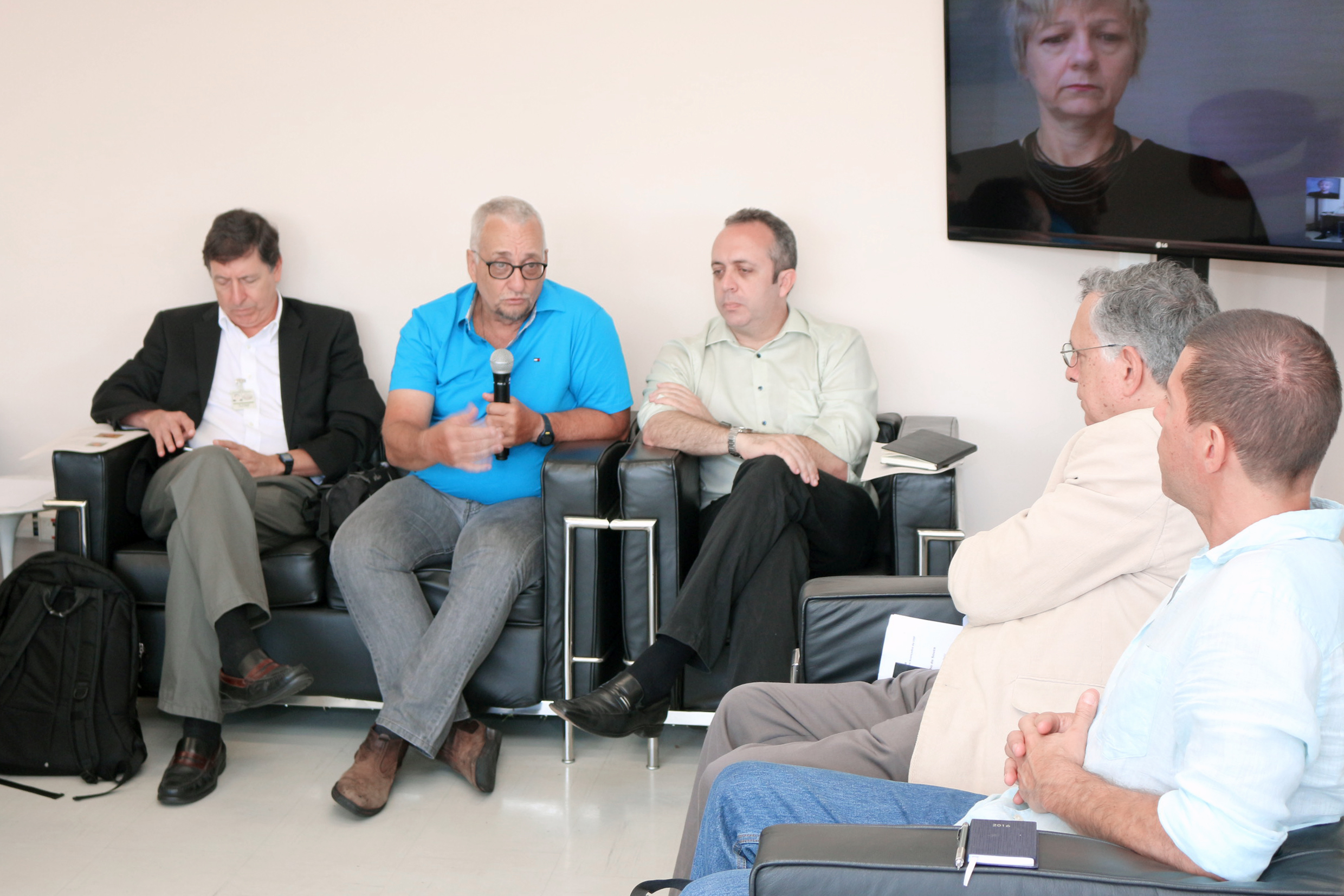 A partir da esquerda, José Eduardo Krieger, Paulo Saldiva, Hamilton Varela, Dária Gorete Jaremtchuk, via videoconferencia, Rodolfo Nogueira Coelho de Souza e Astolfo Gomes de Mello Araújo