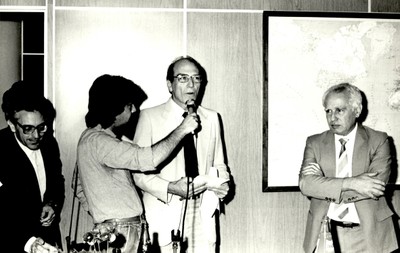 Alfredo Bosi, Marcelo Bitencourt entrevistando Gerhard Malnic e José Goldemberg no lançamento do v1 n1 da Revista Estudos Avançados
